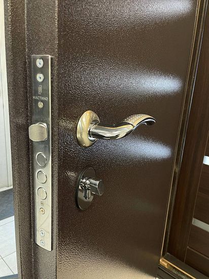 Входная дверь  