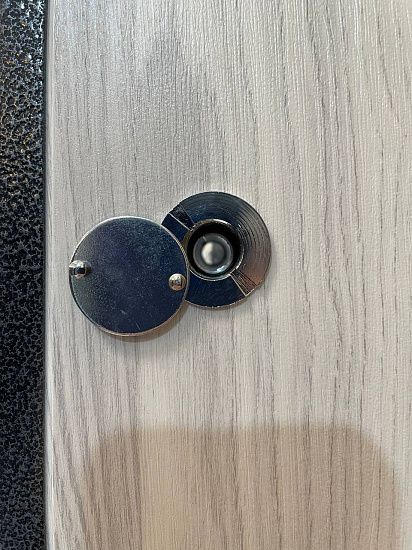 Входная дверь  