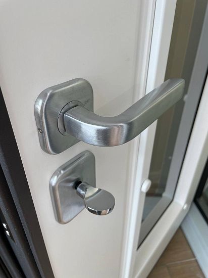 Входная дверь  